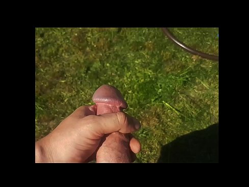 ❤️ A guapa quente recibe o seu coño rosa fodido e corre cun chorro nun xardín de verán ☑ Vídeo de sexo en % gl.bestsexporno.ru % ﹏