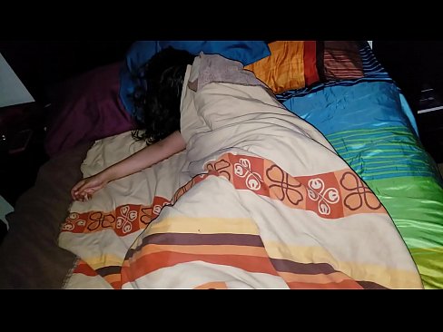 ❤️ Fillastro reprendendo á súa nova madrasta mentres ela dorme. ☑ Vídeo de sexo en % gl.bestsexporno.ru % ﹏